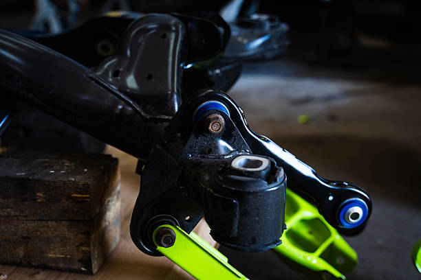 माइक्रो क्र्याक देखि विफलता सम्म: कसरी दोहोर्याइएको निलम्बन लोडले रबर बुशिंगहरू नष्ट गर्दछ